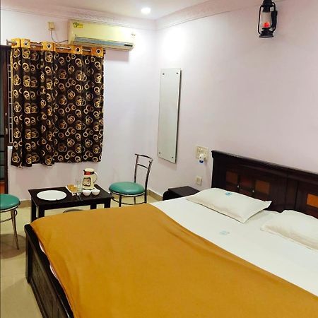 Sv Guest Rooms Visakhapatnam Eksteriør billede