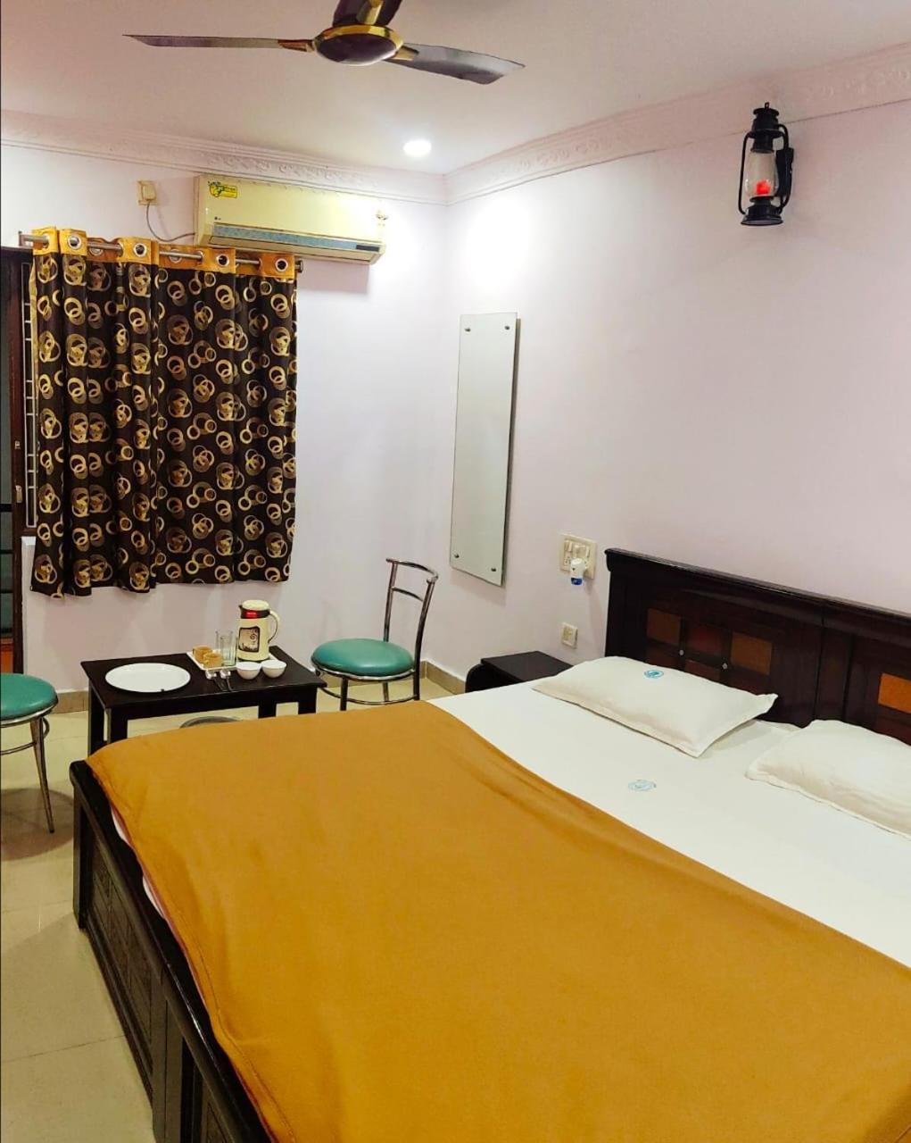 Sv Guest Rooms Visakhapatnam Eksteriør billede